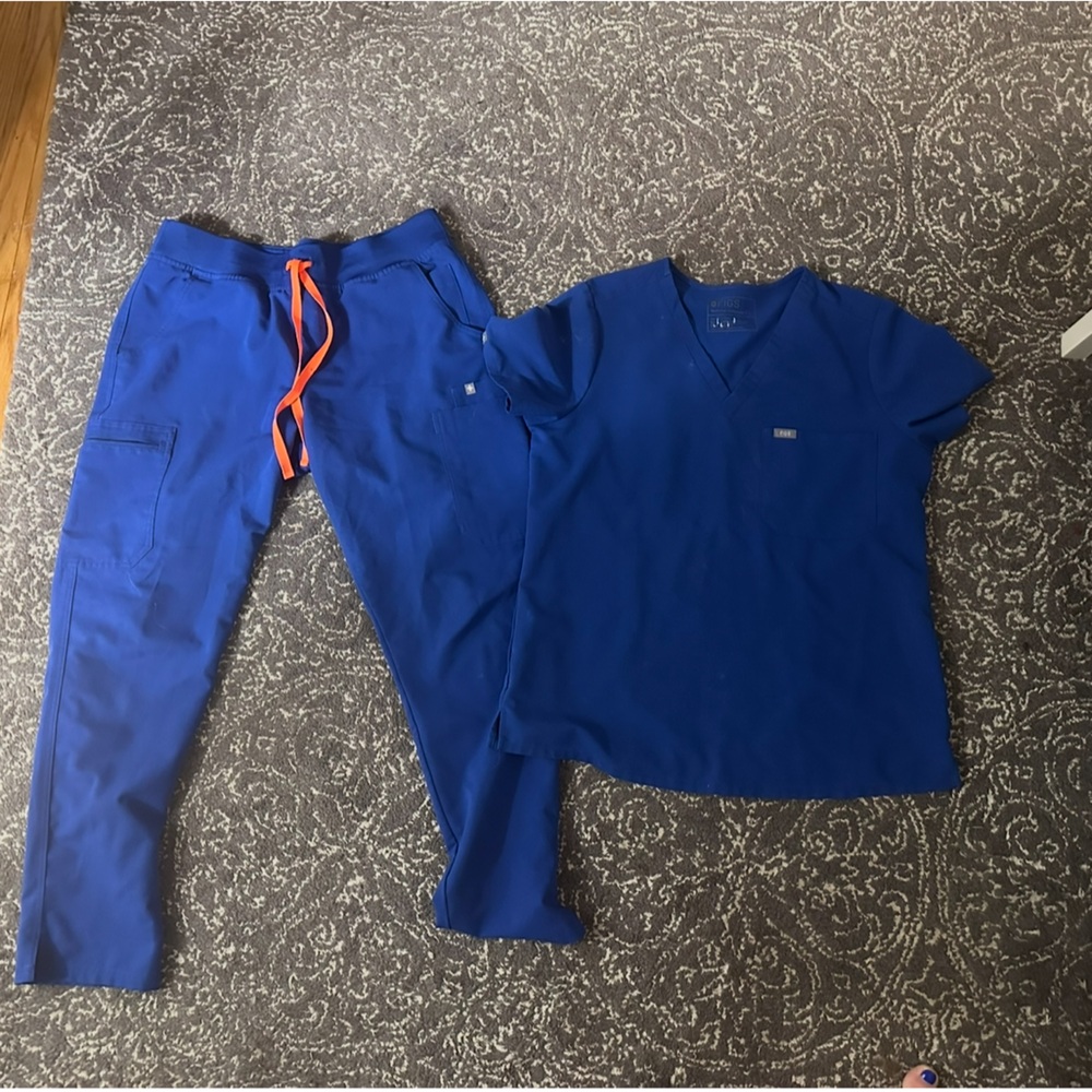 Figs scrubs Large Top and Bottom